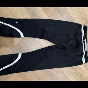 Lululemon Wunder Under crops